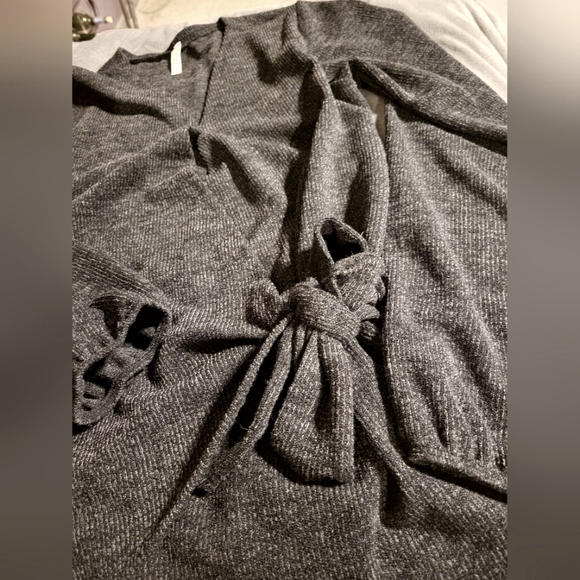 Maggie Fit Women's Sweater Black Size Large - Picture 2 of 5